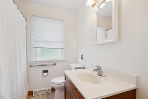 32 29th Avenue SW Cedar Rapids IA 52404