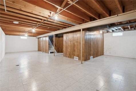 32 29th Avenue SW Cedar Rapids IA 52404