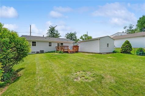 32 29th Avenue SW Cedar Rapids IA 52404