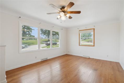 32 29th Avenue SW Cedar Rapids IA 52404