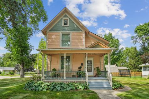 617 7th Street NW Mt Vernon IA 52314