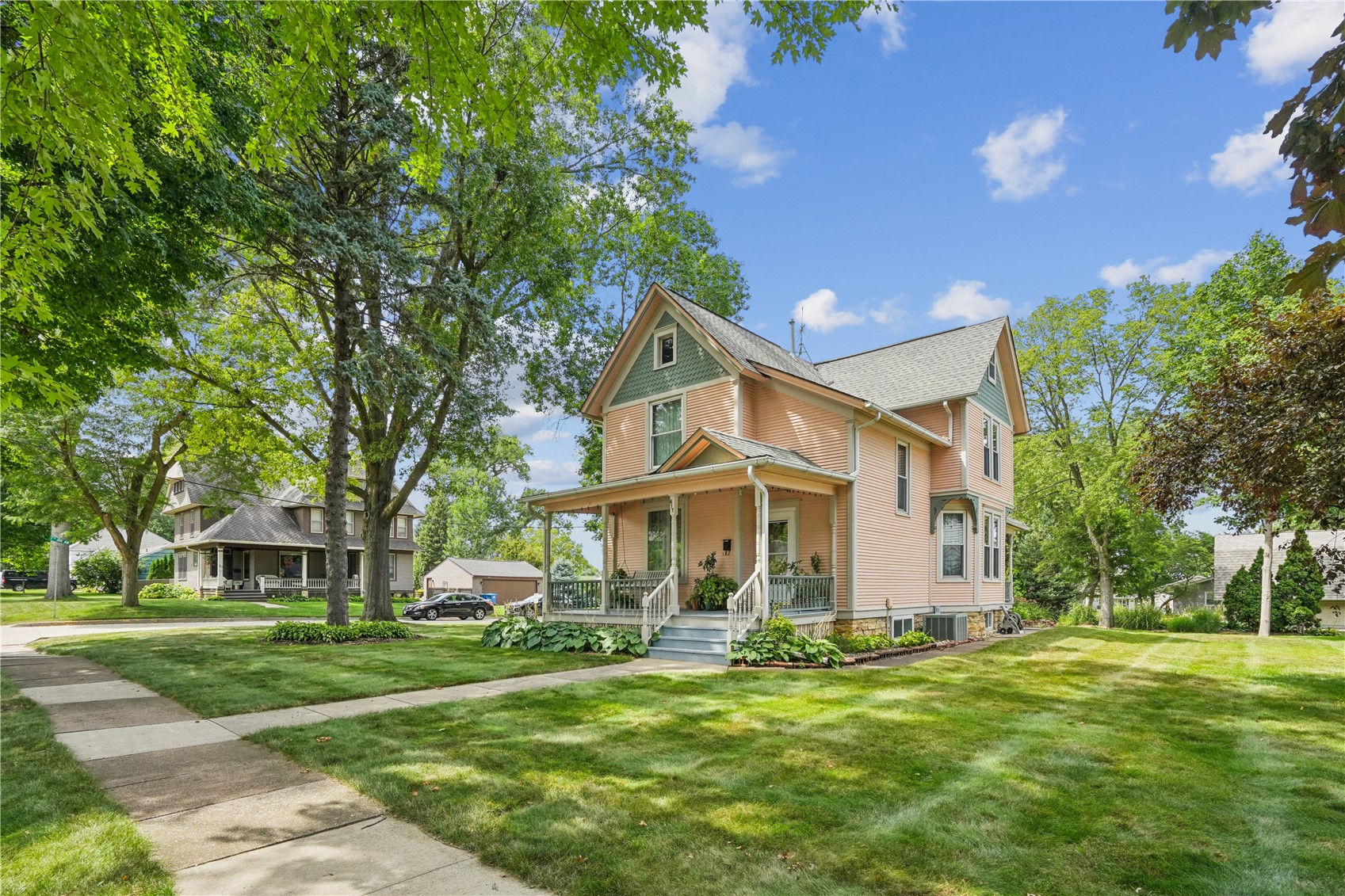 617 7th Street NW Mt Vernon IA 52314