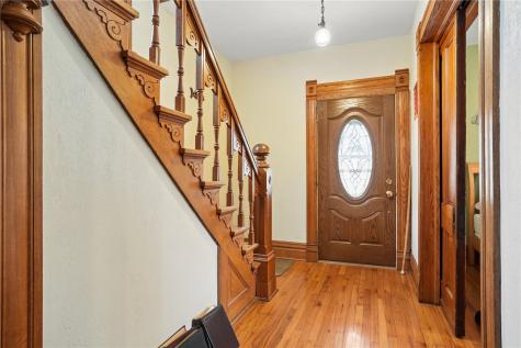 617 7th Street NW Mt Vernon IA 52314