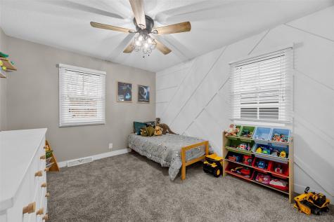 2400 Victoria Drive SW Cedar Rapids IA 52404