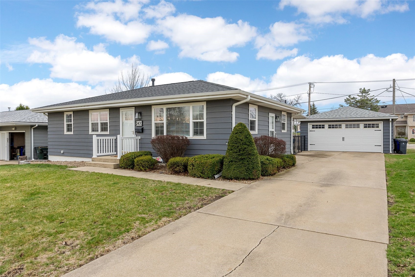 2400 Victoria Drive SW Cedar Rapids IA 52404
