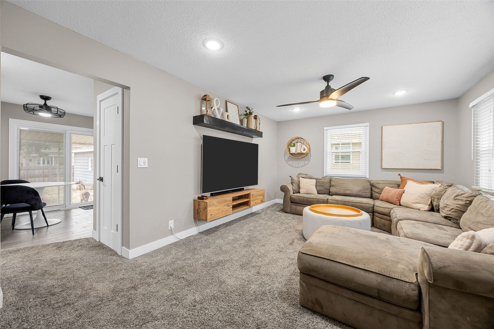 2400 Victoria Drive SW Cedar Rapids IA 52404