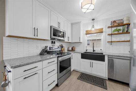 2400 Victoria Drive SW Cedar Rapids IA 52404