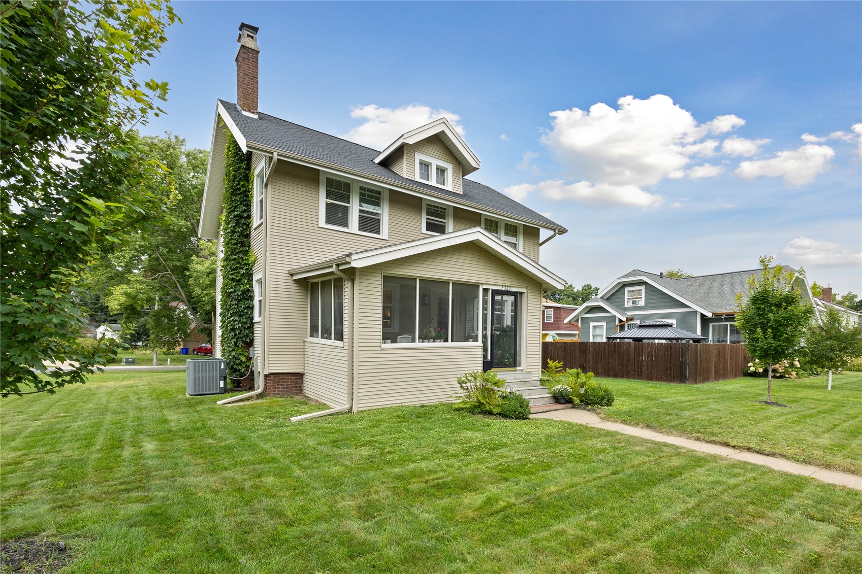 2323 Upland Drive SE Cedar Rapids IA 52403