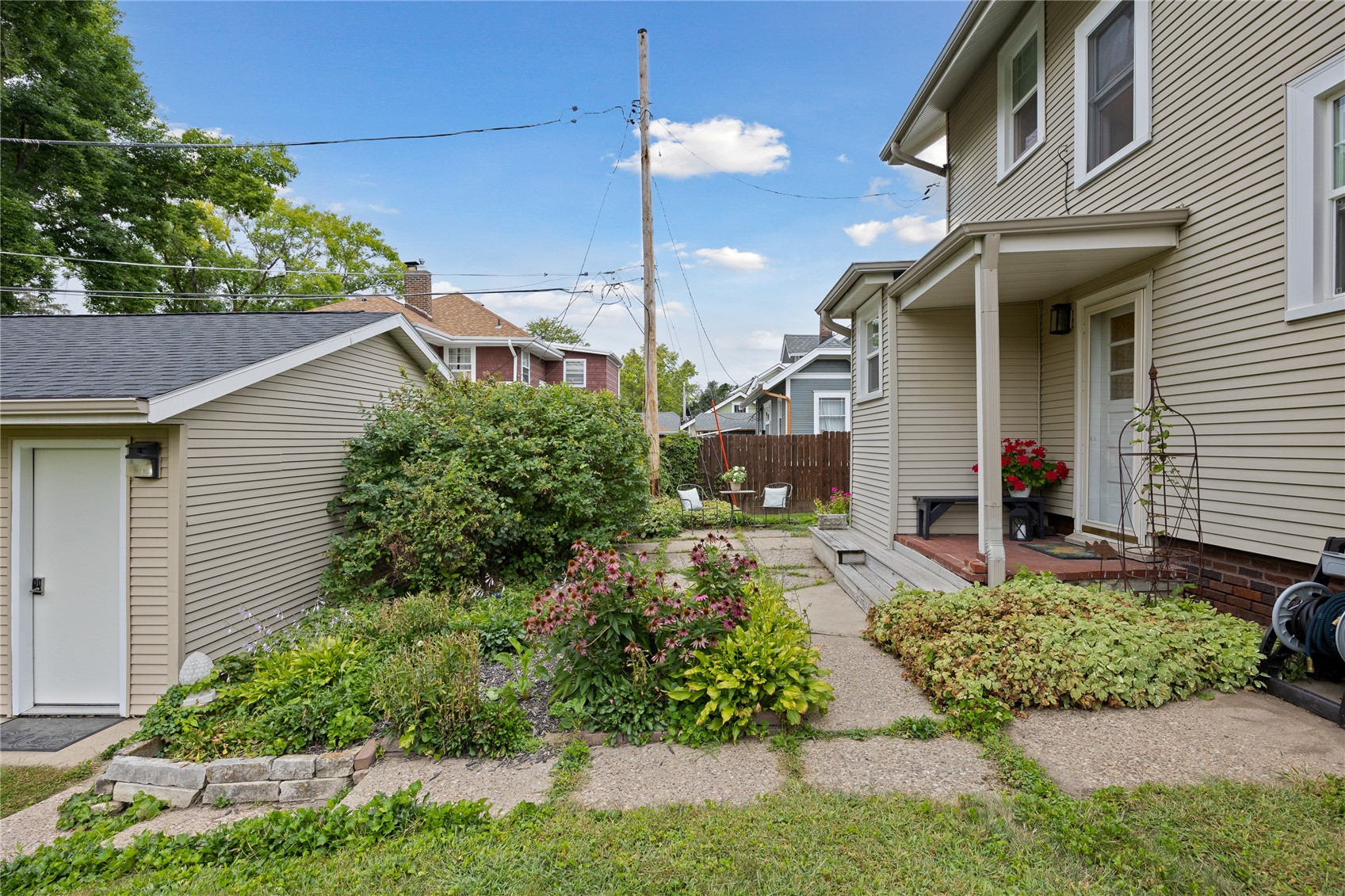 2323 Upland Drive SE Cedar Rapids IA 52403