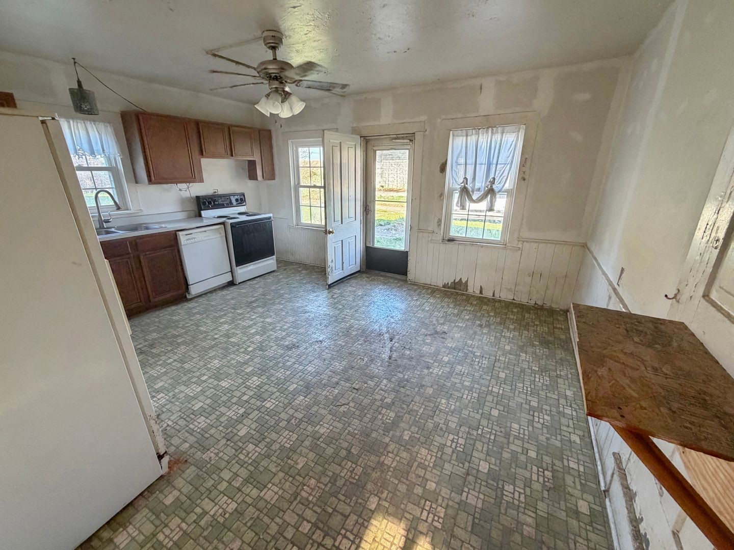 1555 77th Street Luzerne IA 52208