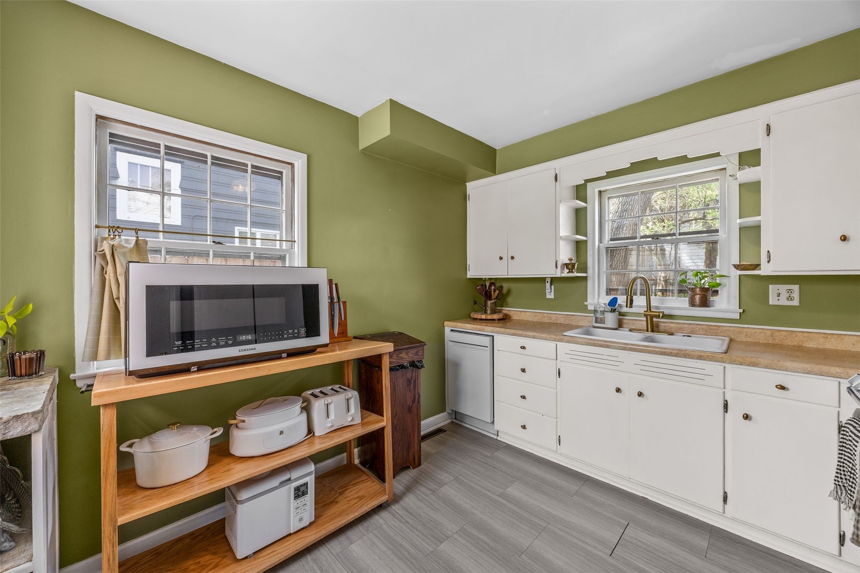 2253 Meadowbrook Drive SE Cedar Rapids IA 52403