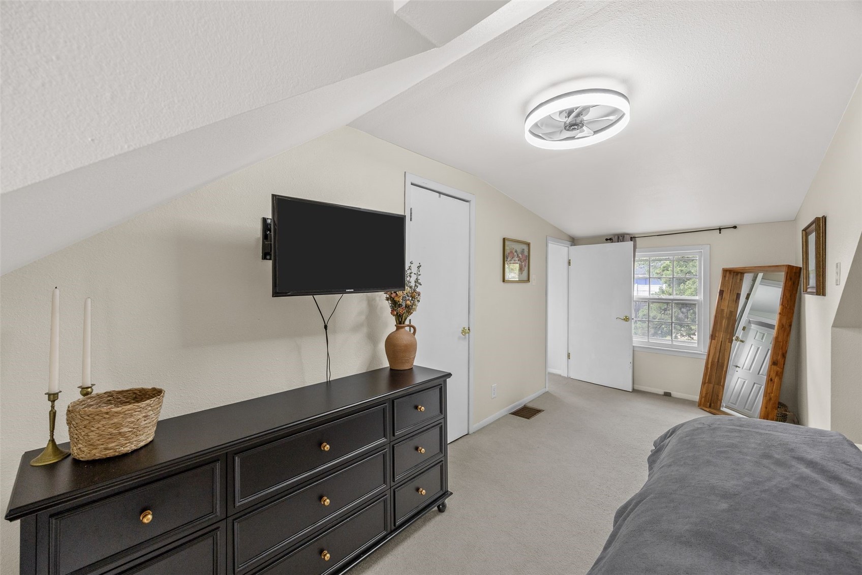 2253 Meadowbrook Drive SE Cedar Rapids IA 52403