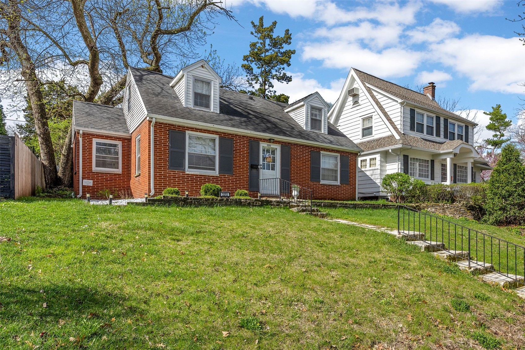 2253 Meadowbrook Drive SE Cedar Rapids IA 52403