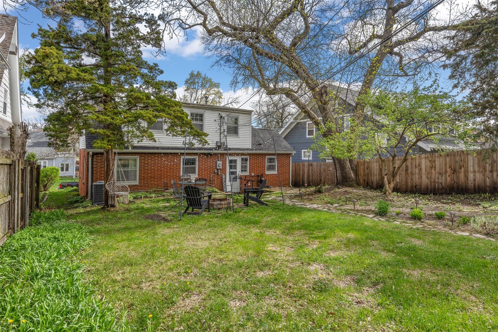 2253 Meadowbrook Drive SE Cedar Rapids IA 52403