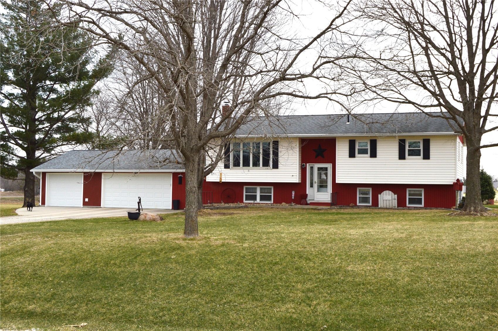 2276 57th Street Trail Vinton IA 52349