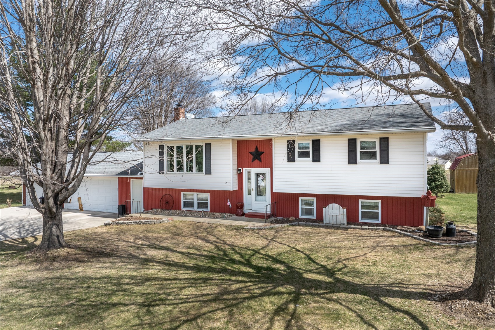 2276 57th Street Trail Vinton IA 52349
