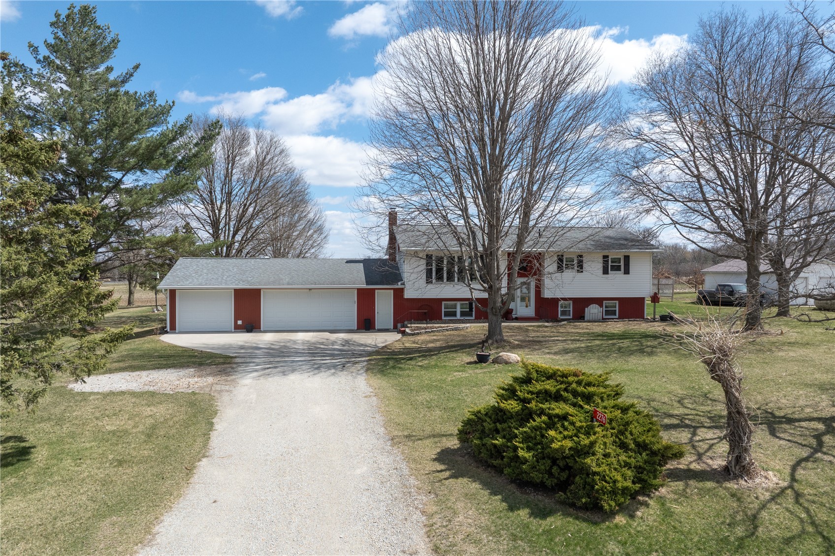 2276 57th Street Trail Vinton IA 52349