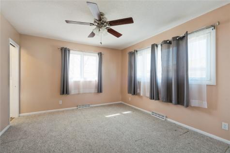 158 32nd Street NW Cedar Rapids IA 52405