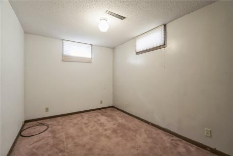 158 32nd Street NW Cedar Rapids IA 52405