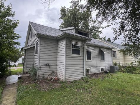 238 11th Street NW Cedar Rapids IA 52405