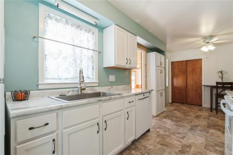 1875 Douglas Court Marion IA 52302