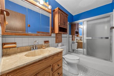 3401 Ardsley Lane SW Cedar Rapids IA 52404