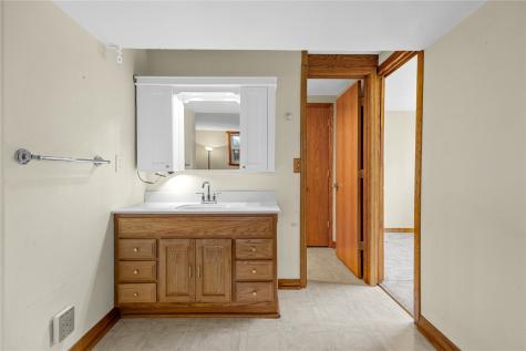 3401 Ardsley Lane SW Cedar Rapids IA 52404
