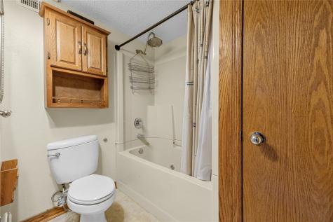3401 Ardsley Lane SW Cedar Rapids IA 52404