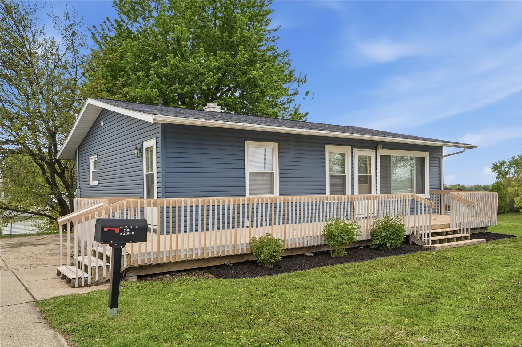 5700 Colorado Drive SW Cedar Rapids IA 52404