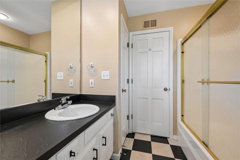 5022 Broadlawn Drive SE Cedar Rapids IA 52403