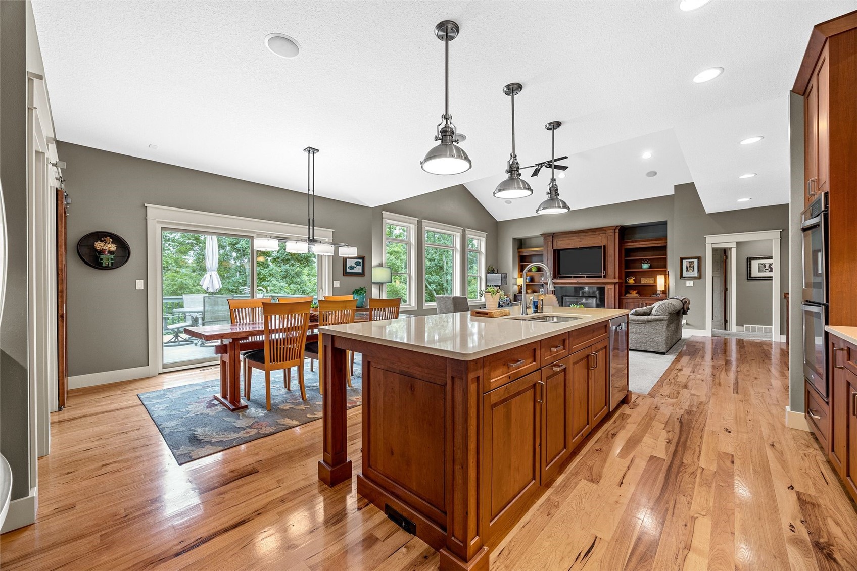 3216 Rimrock NE Cedar Rapids IA 52402