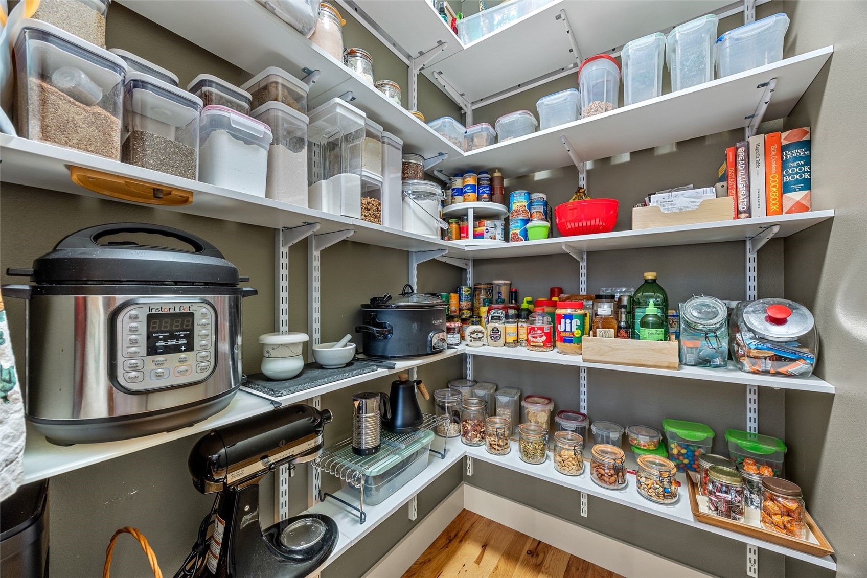 3216 Rimrock NE Cedar Rapids IA 52402