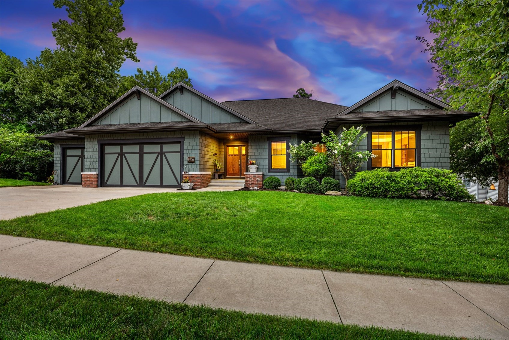 3216 Rimrock NE Cedar Rapids IA 52402