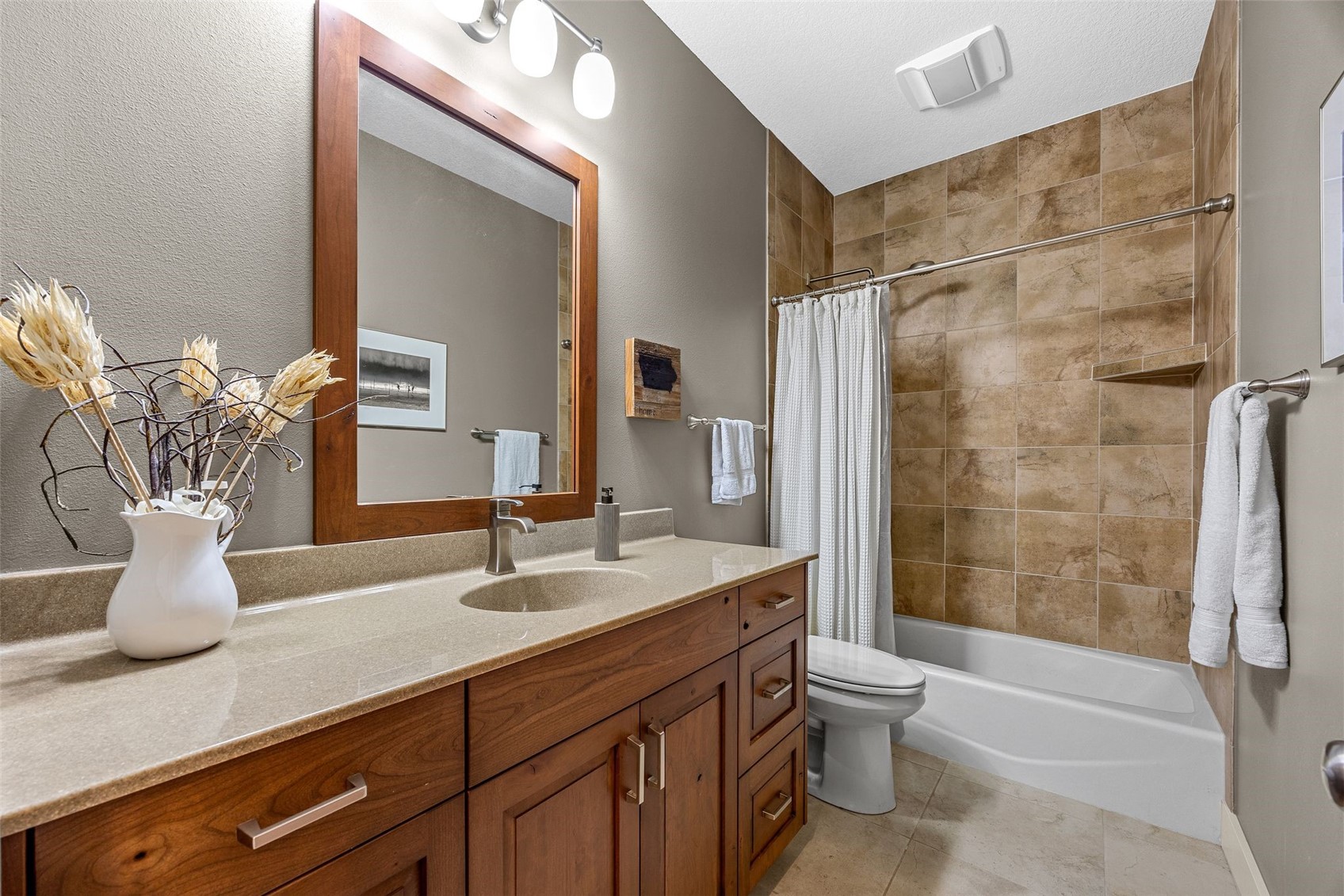 3216 Rimrock NE Cedar Rapids IA 52402