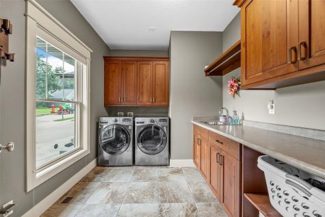 3216 Rimrock NE Cedar Rapids IA 52402