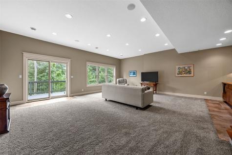 3216 Rimrock NE Cedar Rapids IA 52402