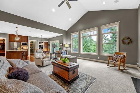 3216 Rimrock NE Cedar Rapids IA 52402