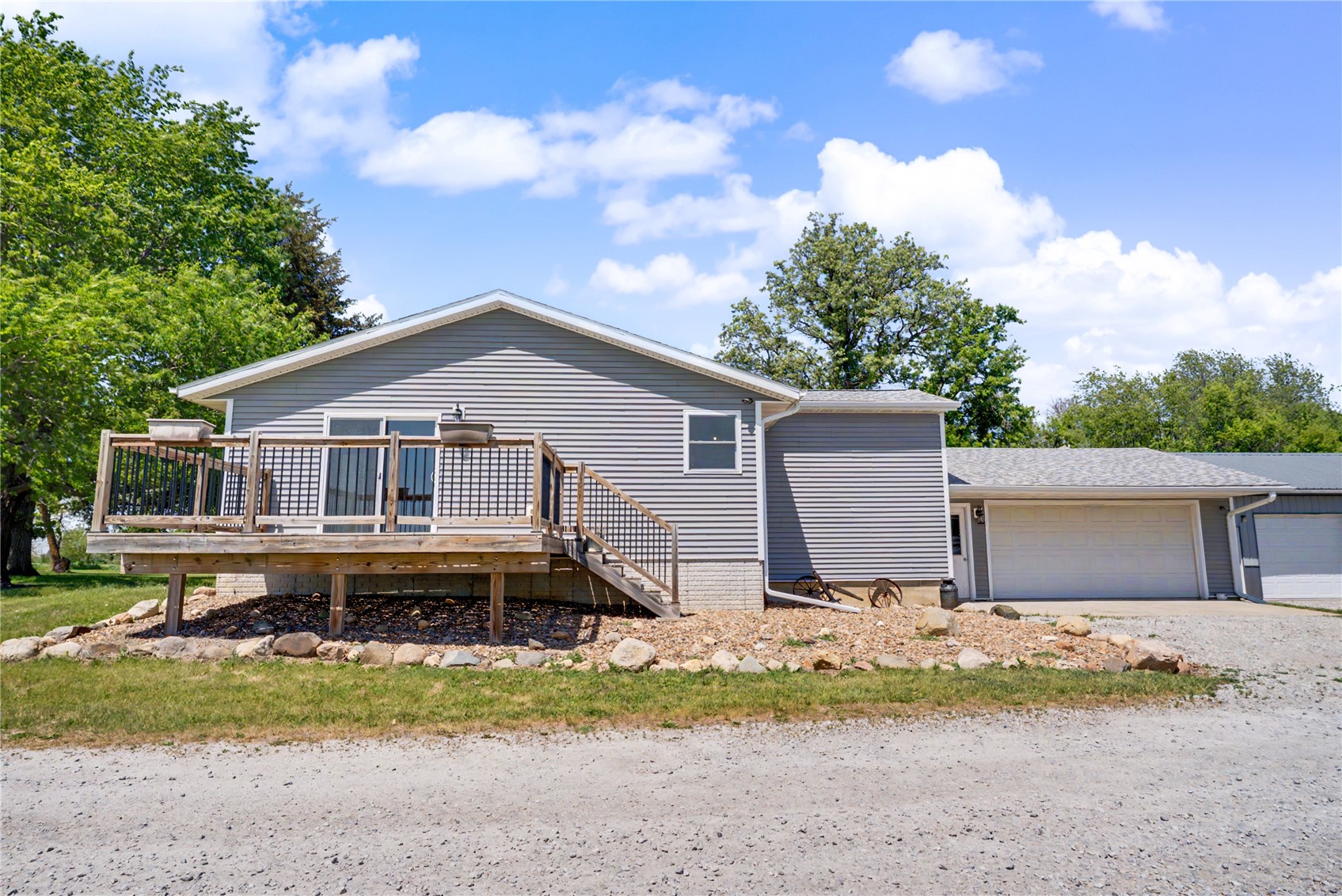 7850 20th Avenue Blairstown IA 52209