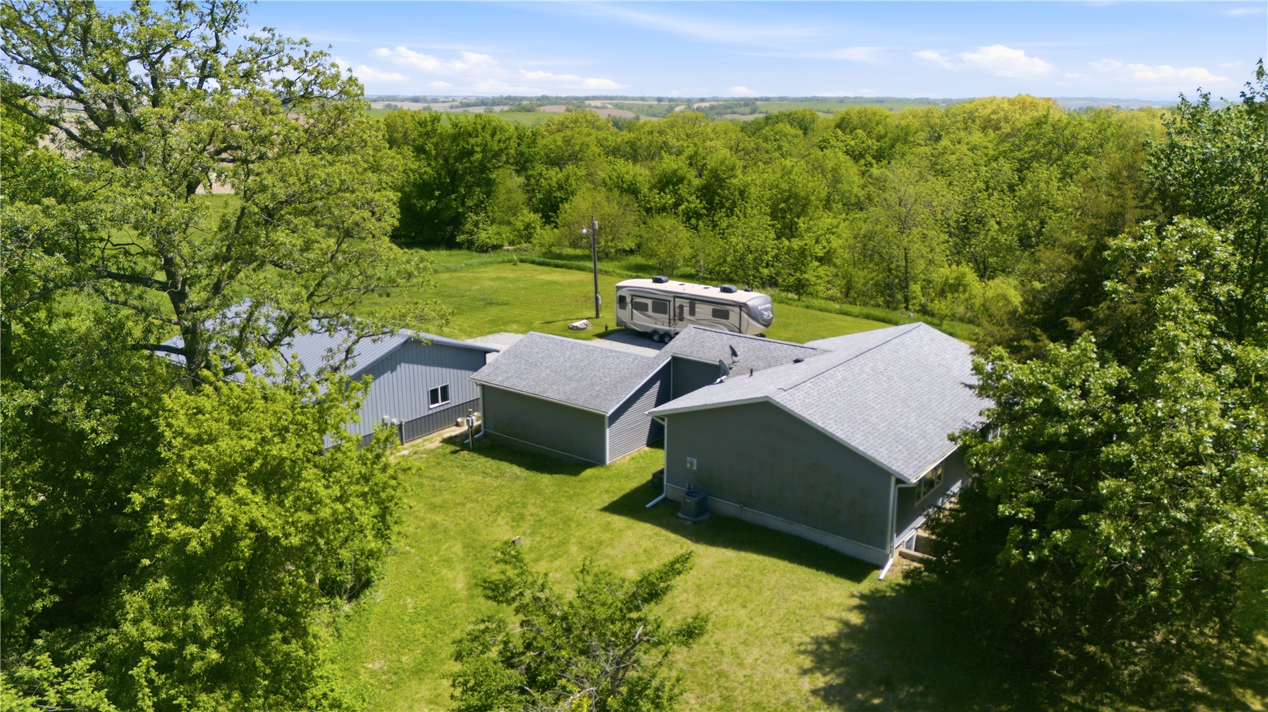 7850 20th Avenue Blairstown IA 52209