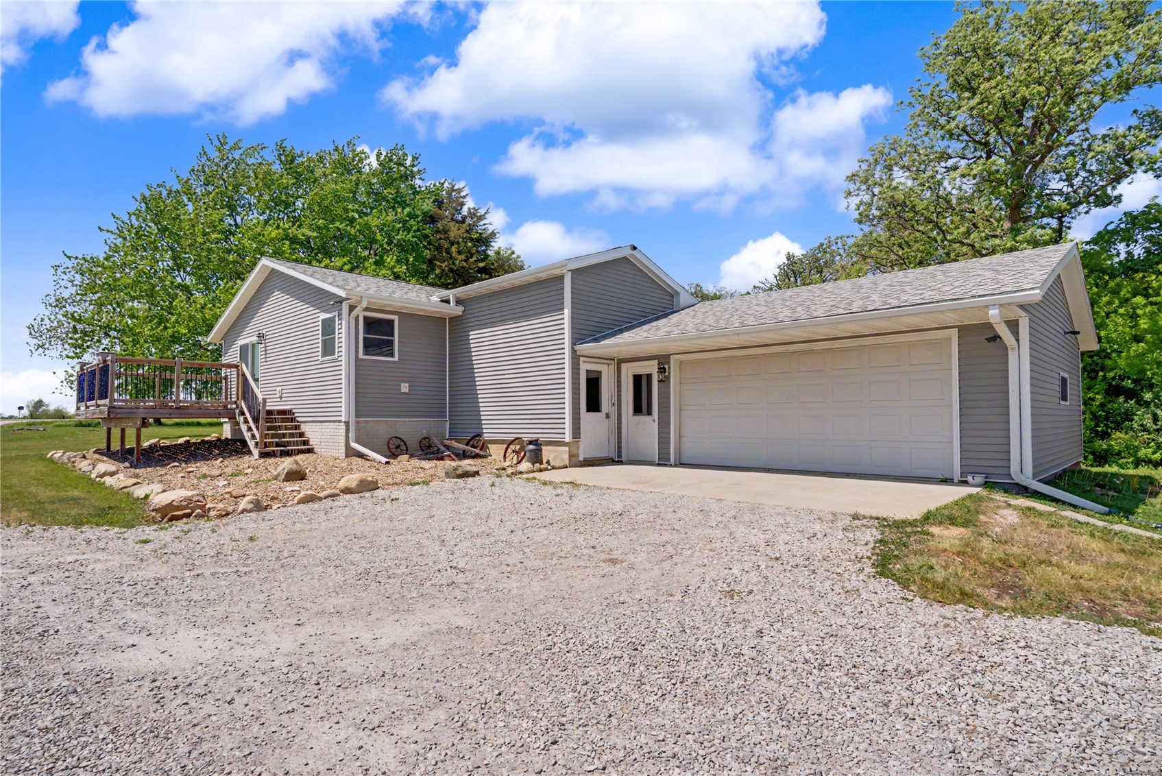 7850 20th Avenue Blairstown IA 52209