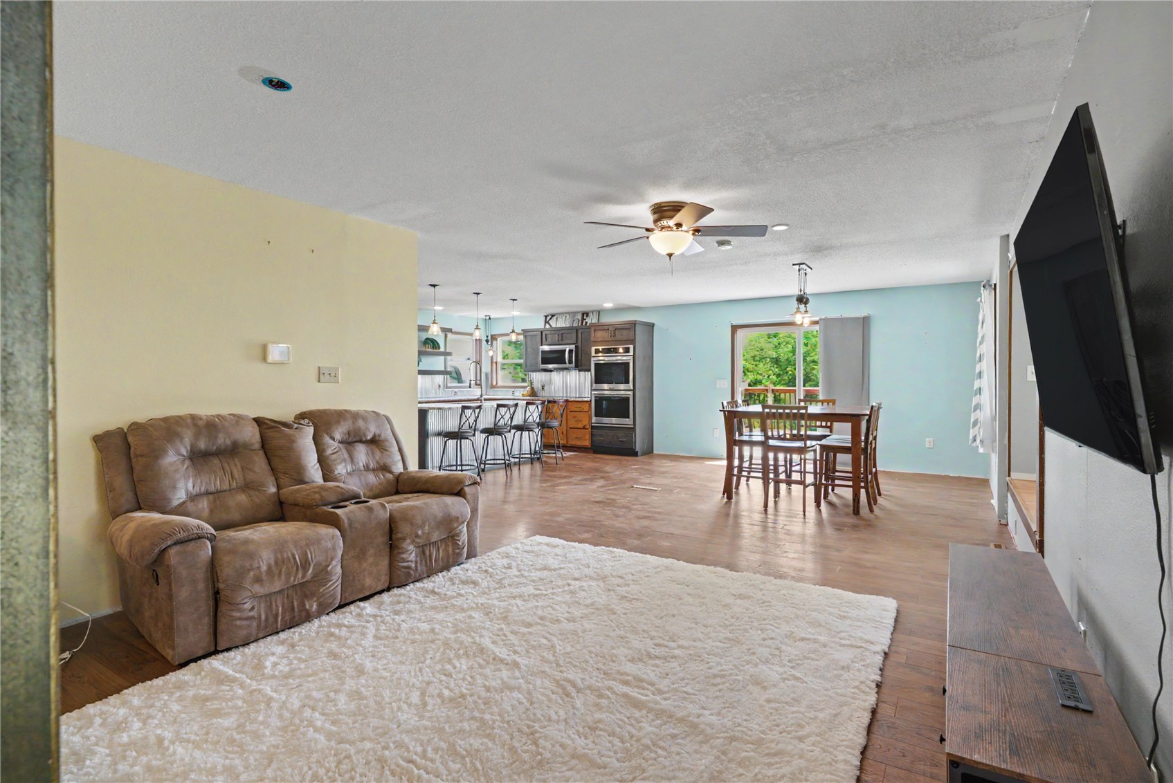 7850 20th Avenue Blairstown IA 52209
