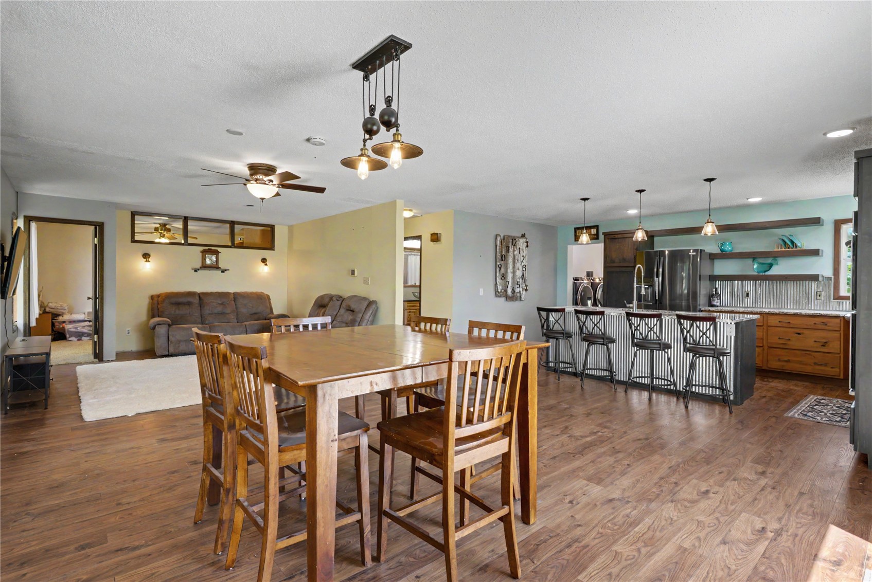 7850 20th Avenue Blairstown IA 52209