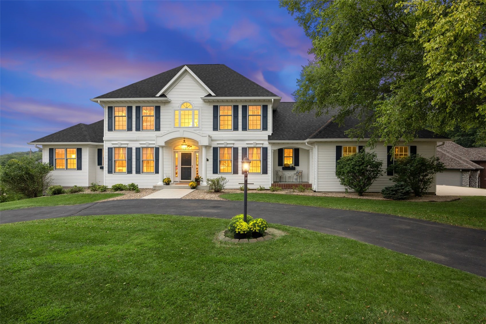 Cedar Rapids IA, 3826 Cedar Bluff Court NE