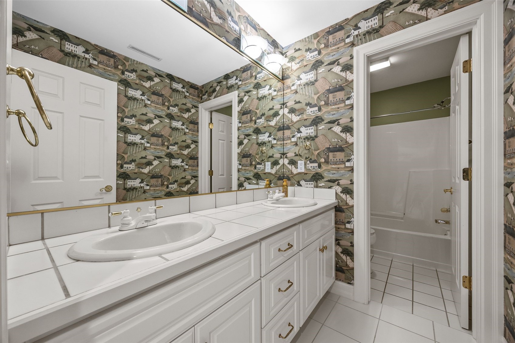 3826 Cedar Bluff Court NE Cedar Rapids IA 52411