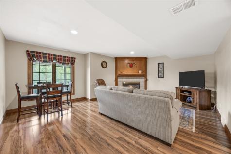 3826 Cedar Bluff Court NE Cedar Rapids IA 52411