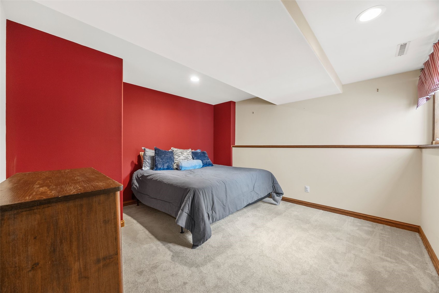 3826 Cedar Bluff Court NE Cedar Rapids IA 52411
