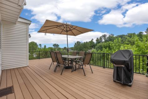 3826 Cedar Bluff Court NE Cedar Rapids IA 52411