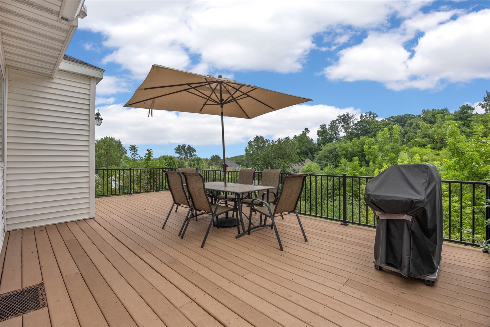 3826 Cedar Bluff Court NE Cedar Rapids IA 52411