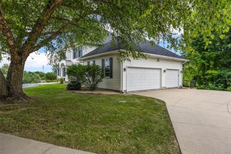 3826 Cedar Bluff Court NE Cedar Rapids IA 52411