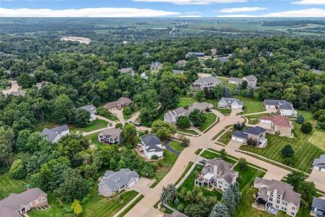 3826 Cedar Bluff Court NE Cedar Rapids IA 52411